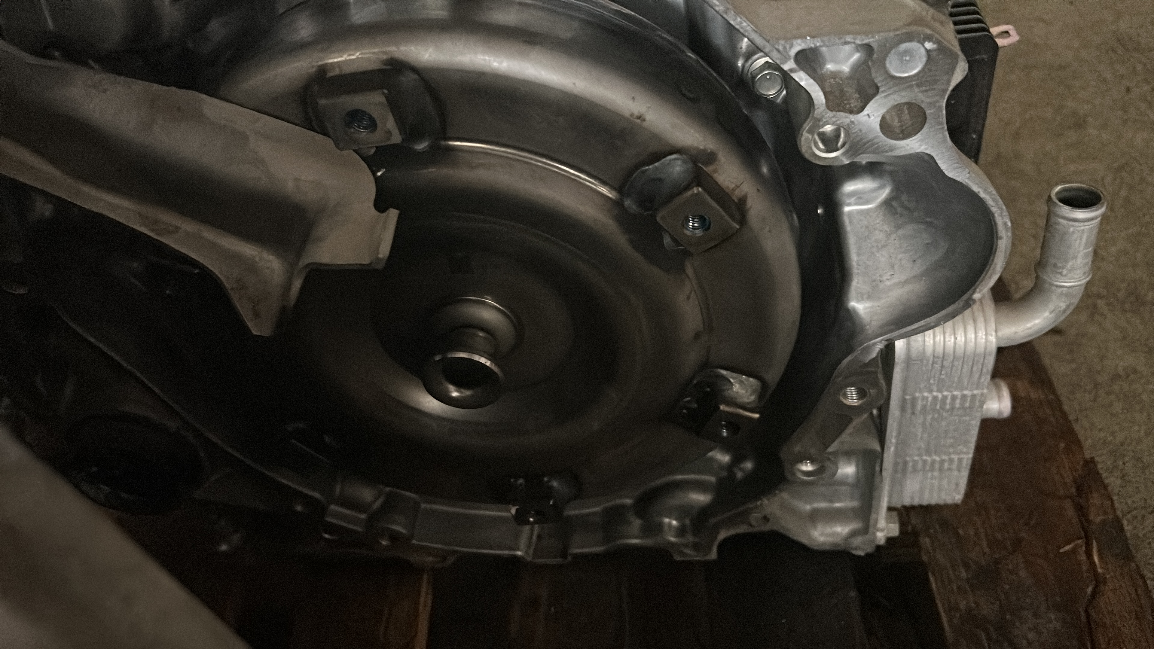 TOYOTA COROLLA 1.5 BENZINLİ OTOMATİK ŞANZIMAN TRİBÜNÜ 